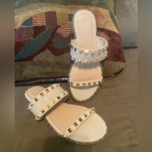 ShuShop size 7 beige never worn